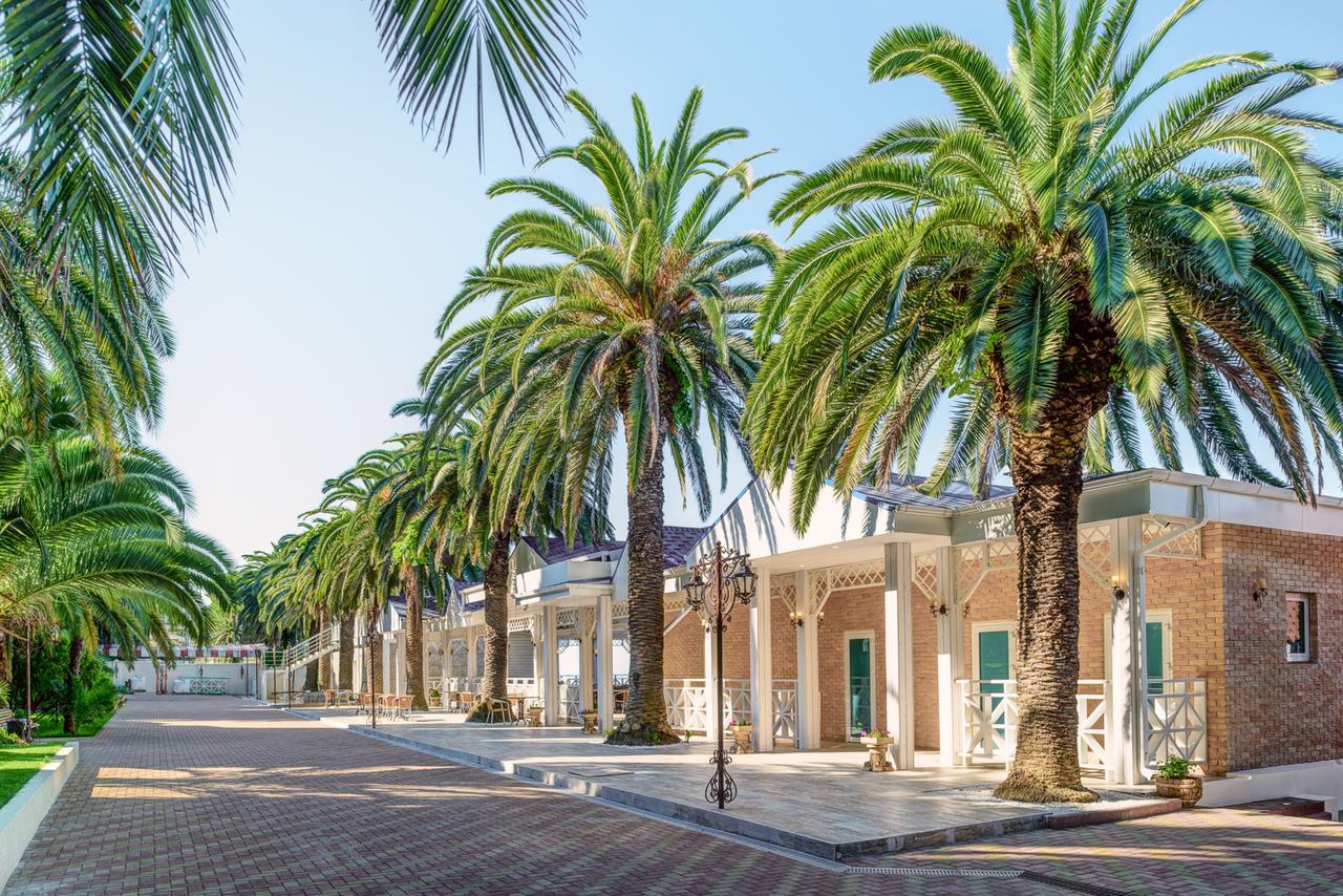 Hotel Cheluskintsev Гагра Екстер'єр фото