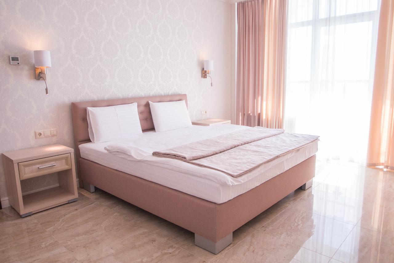 Hotel Cheluskintsev Гагра Екстер'єр фото