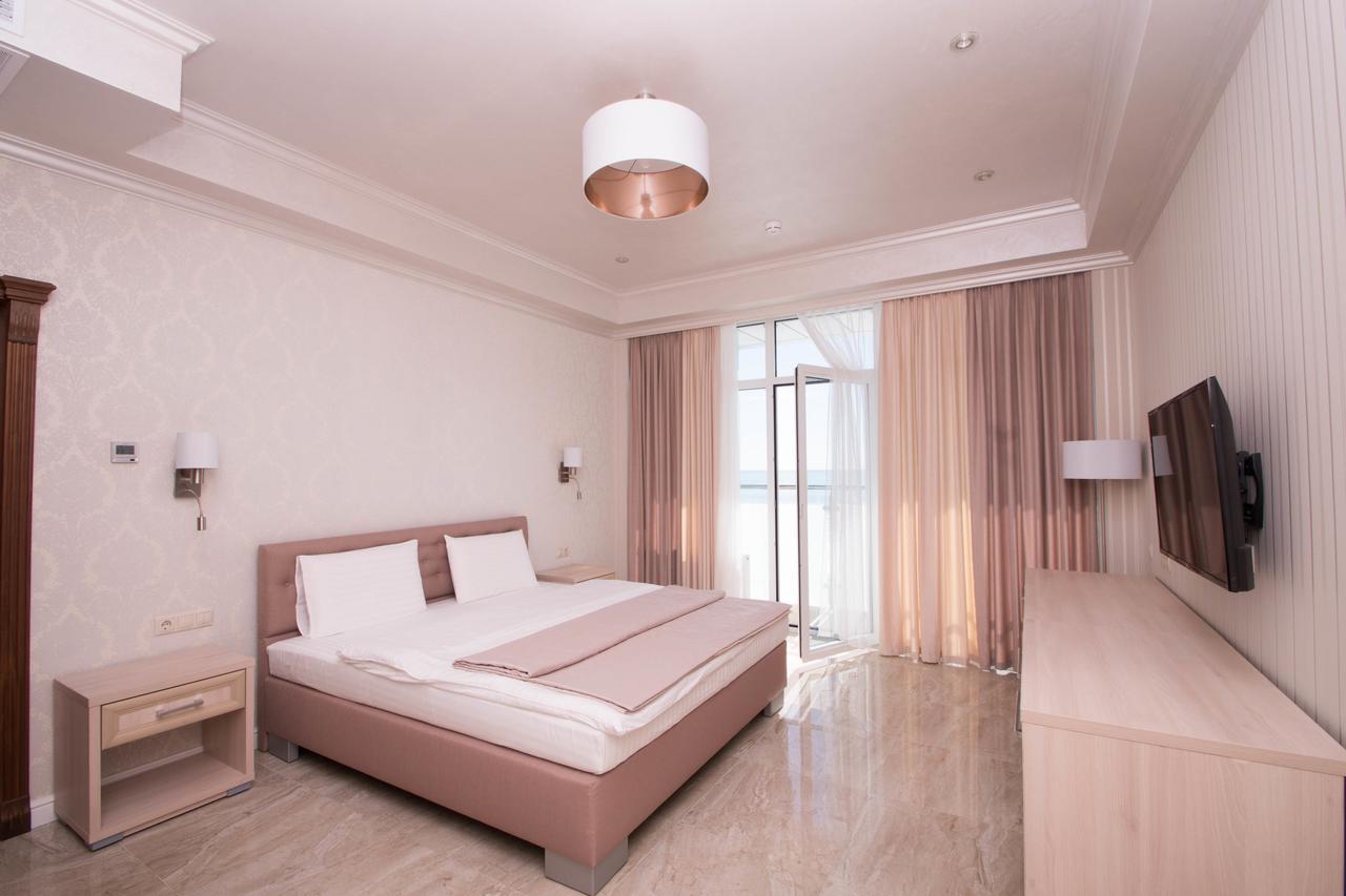Hotel Cheluskintsev Гагра Екстер'єр фото