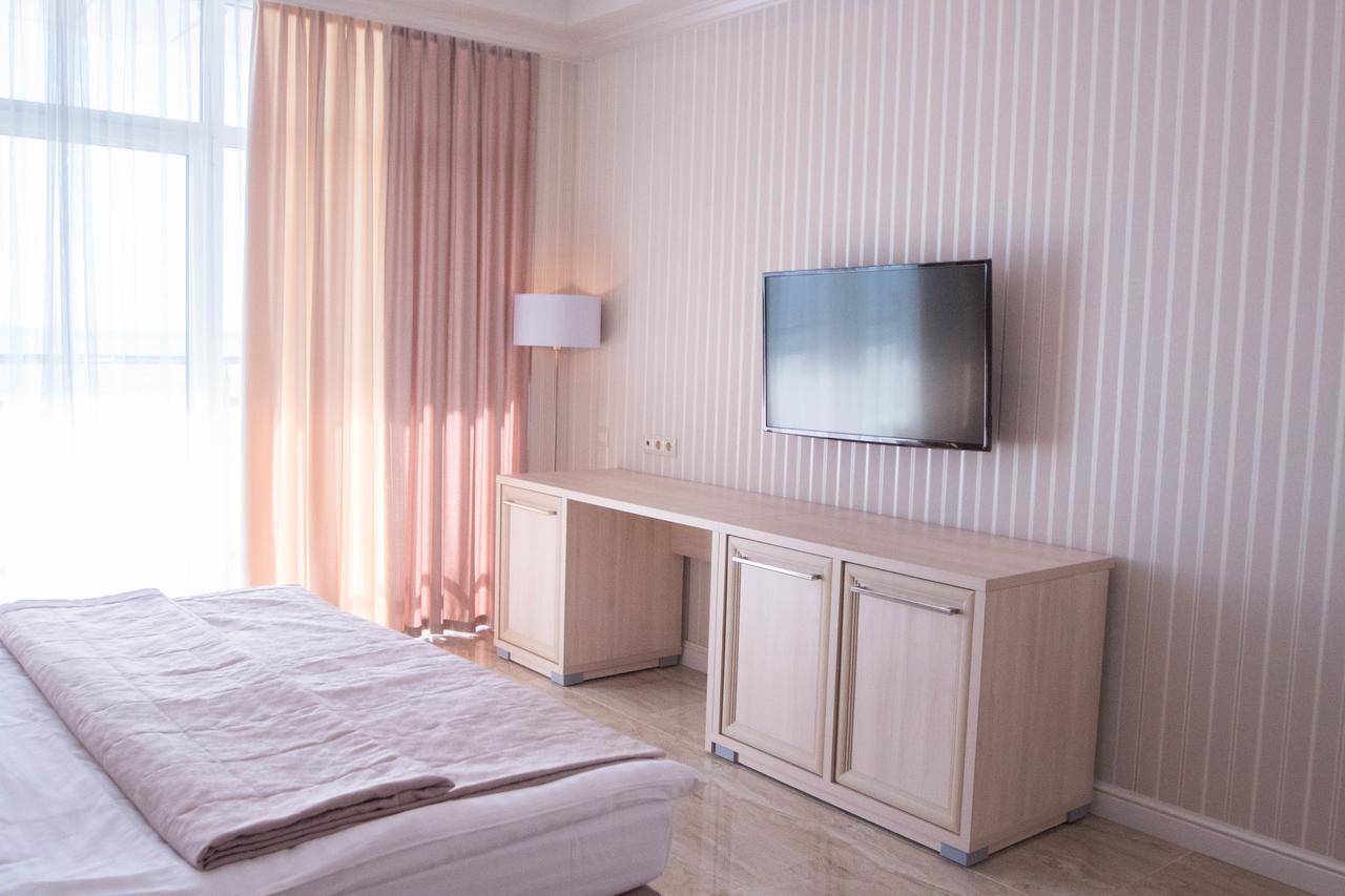 Hotel Cheluskintsev Гагра Екстер'єр фото