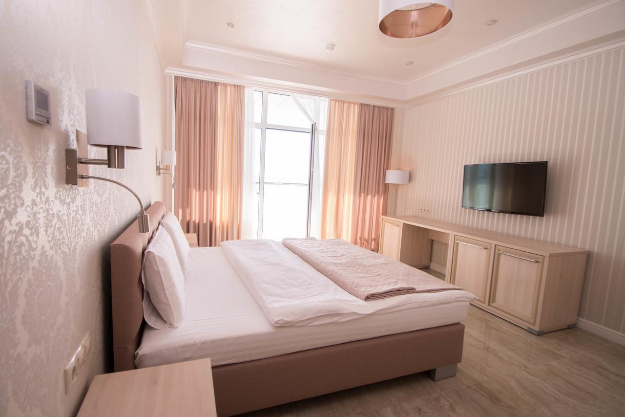 Hotel Cheluskintsev Гагра Екстер'єр фото