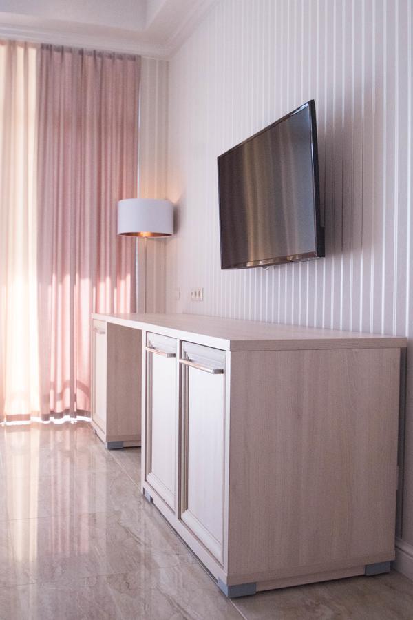 Hotel Cheluskintsev Гагра Екстер'єр фото