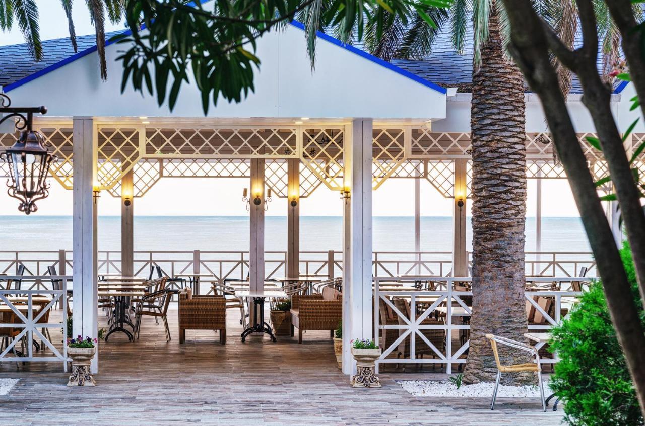 Hotel Cheluskintsev Гагра Екстер'єр фото