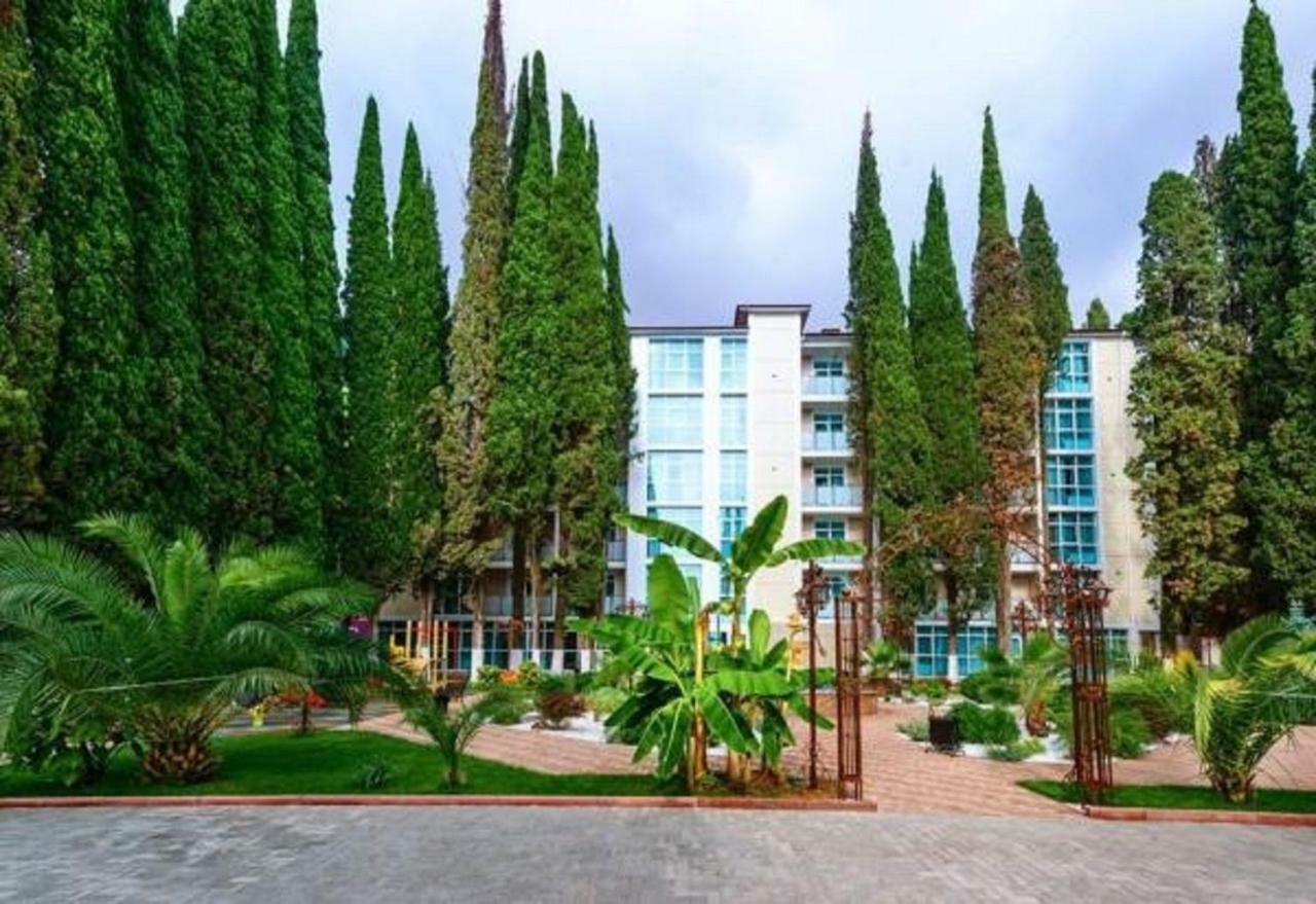 Hotel Cheluskintsev Гагра Екстер'єр фото