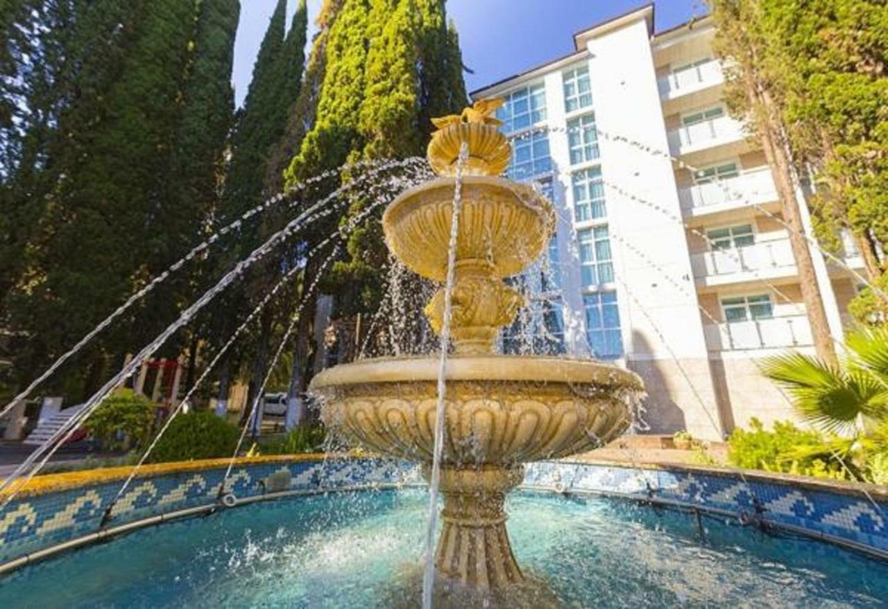 Hotel Cheluskintsev Гагра Екстер'єр фото