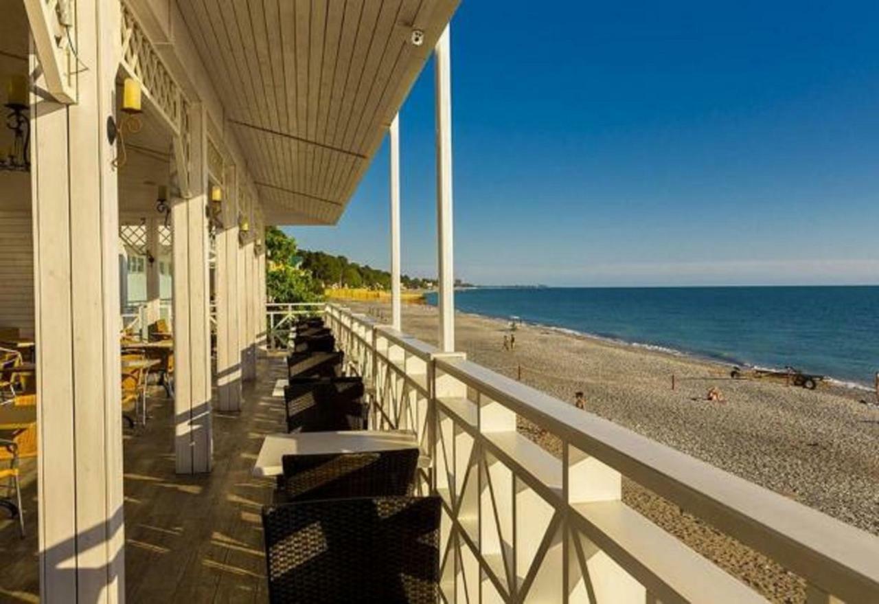 Hotel Cheluskintsev Гагра Екстер'єр фото